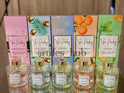 Via pinky reed diffusers