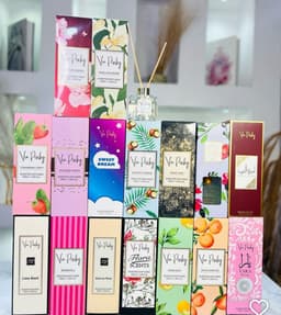 Via pinky reed diffusers